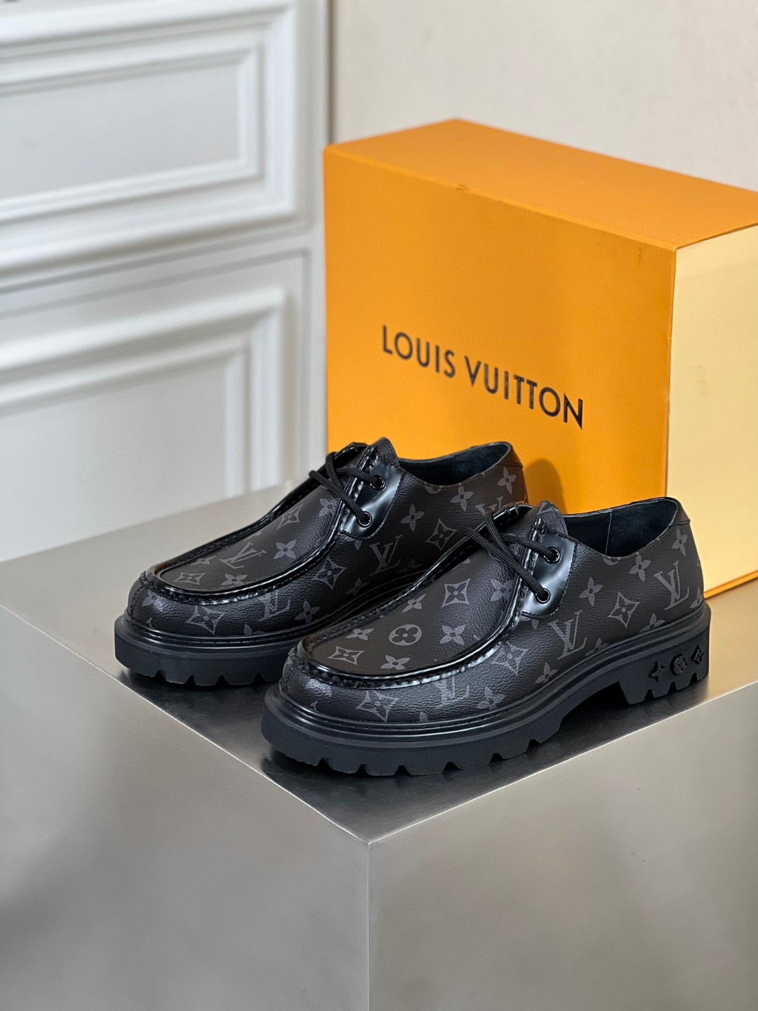 L0vis Vvtt0n LV Ranger Derby Monogram Flowers Black For Men