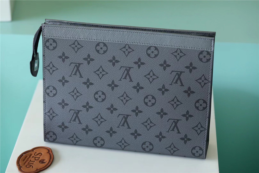 Pochette Voyage MM Monogram Gray For Men 10.6in/27cm M30840