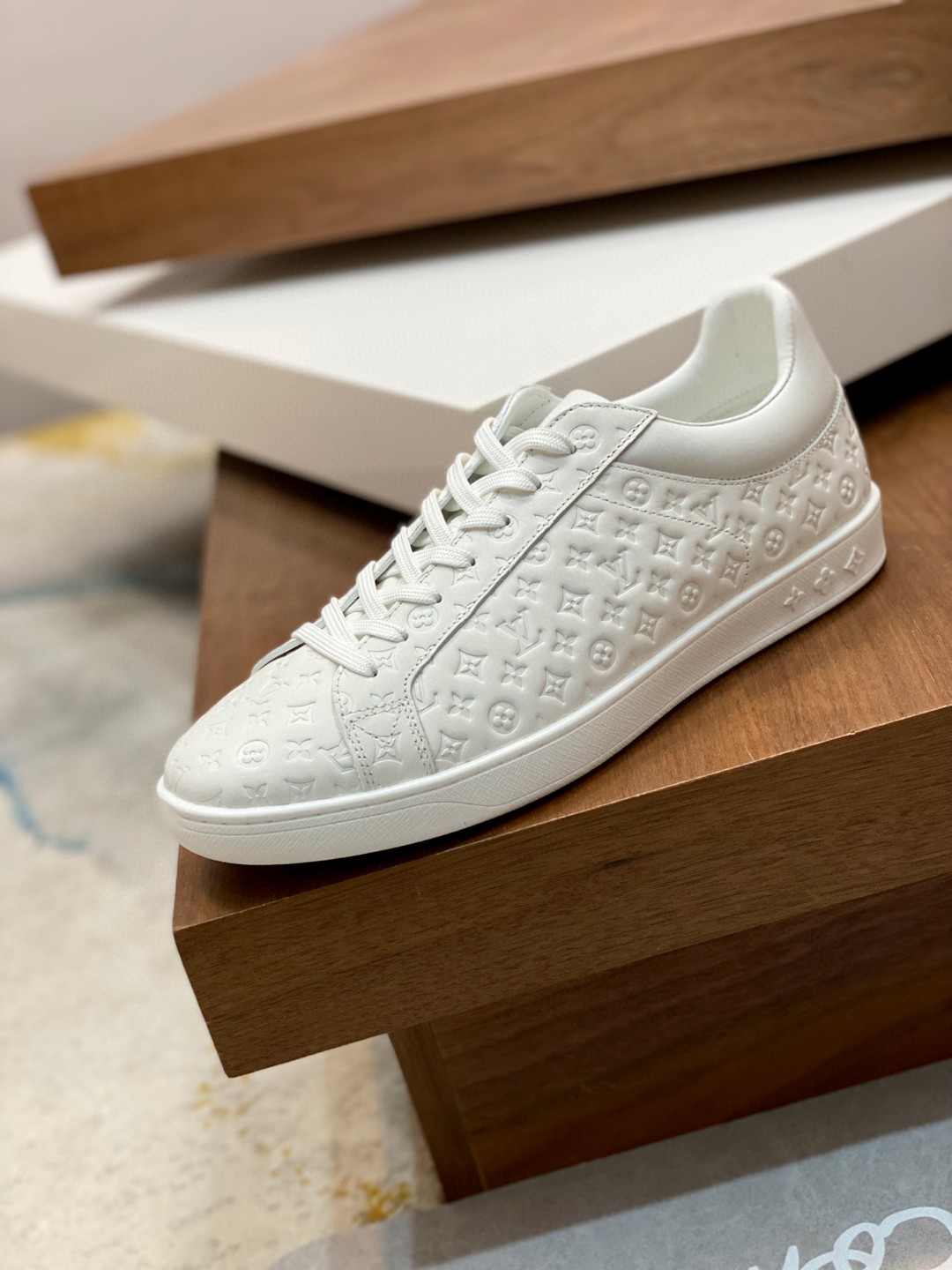 L0vis Vvtt0n Rivoli Sneaker White For Men 1AARI6