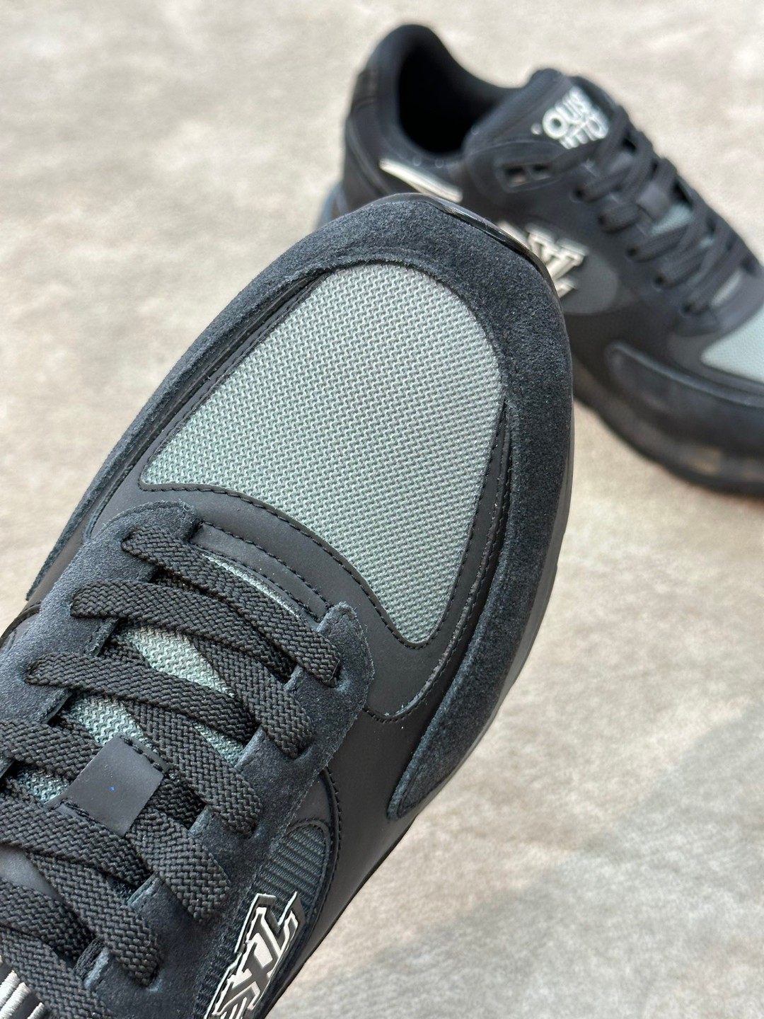 L0vis Vvtt0n Run Away Sneaker Black For Men