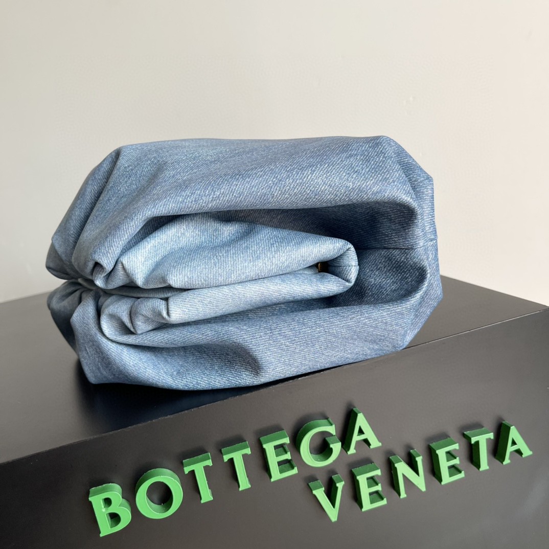 B0tt*ga Ven*ta Teen Pouch Blue For Women‎ 12.2in/31cm