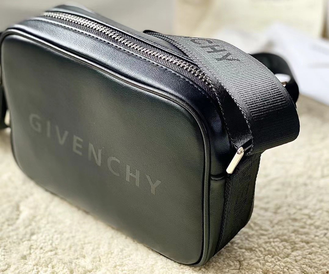 Givenchy Camera Bag Blue/Black/Yellow For Women‎ 7.75in/19.7cm GIV158073