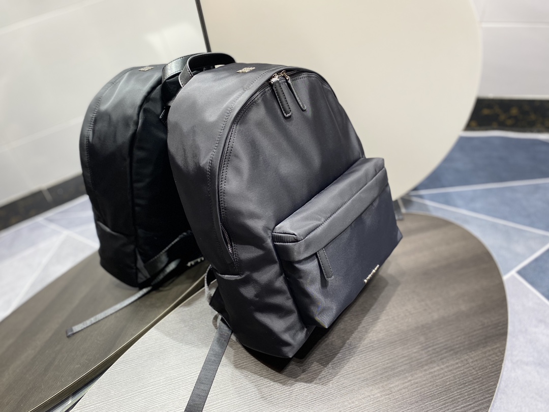Givenchy Essentiel U Backpack Black For Women‎ 16.9in/43cm BK508HK17N-001