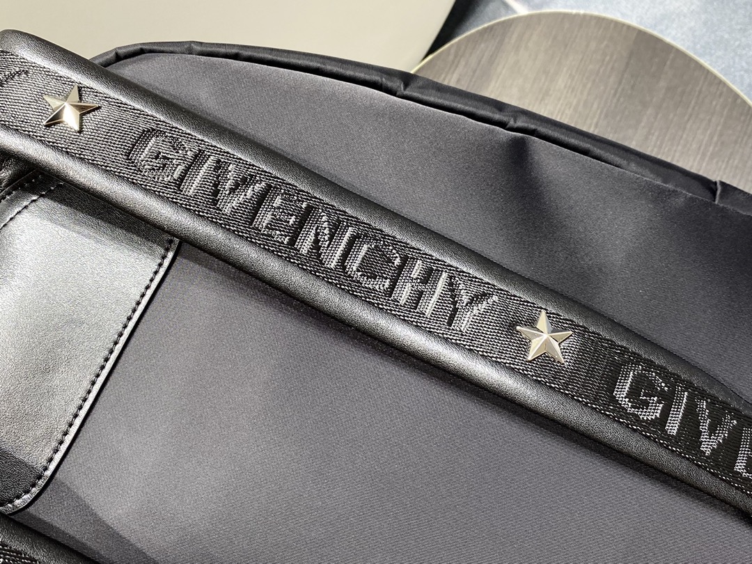 Givenchy Essentiel U Backpack Black For Women‎ 16.9in/43cm