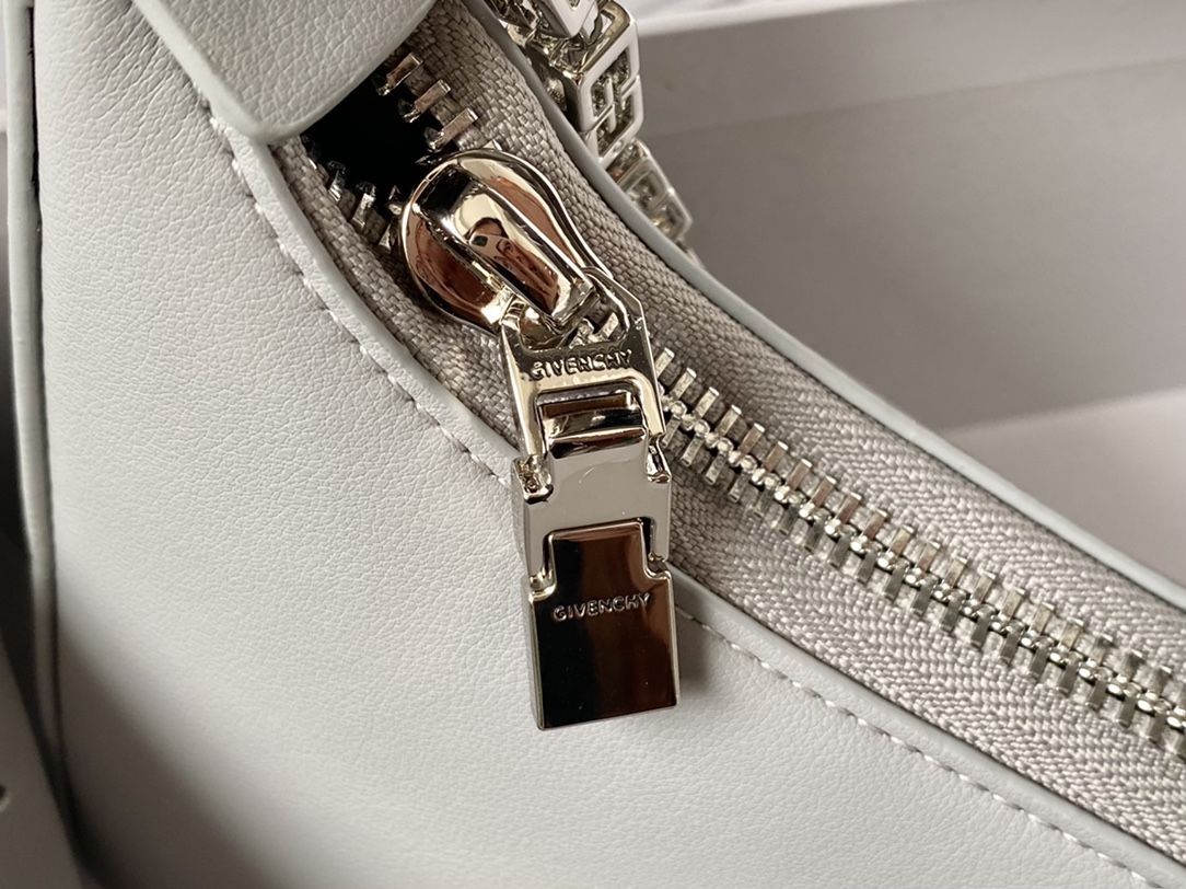 Givenchy Small Moon Cut Out Bag Black/Pink/Cream/Brown/Grey/Dark Grey For Women‎ 9.8in/25cm BB50LGB1A4-001