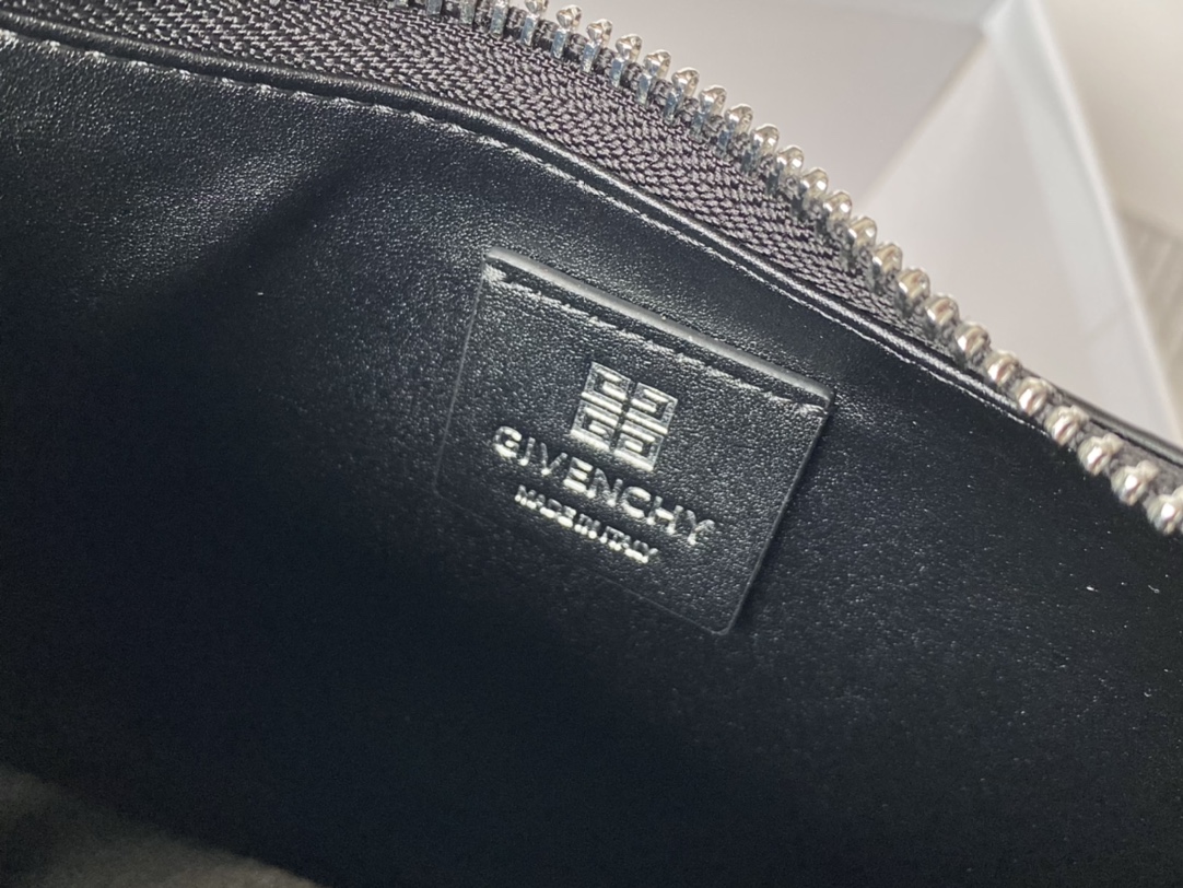 Givenchy Small Moon Cut Out Bag Black/Pink/Cream/Brown/Grey/Dark Grey For Women‎ 9.8in/25cm BB50LGB1A4-001