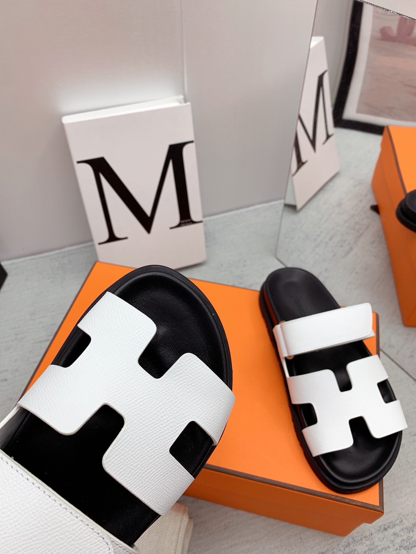 H**me5 Chypre Sandal White For Men