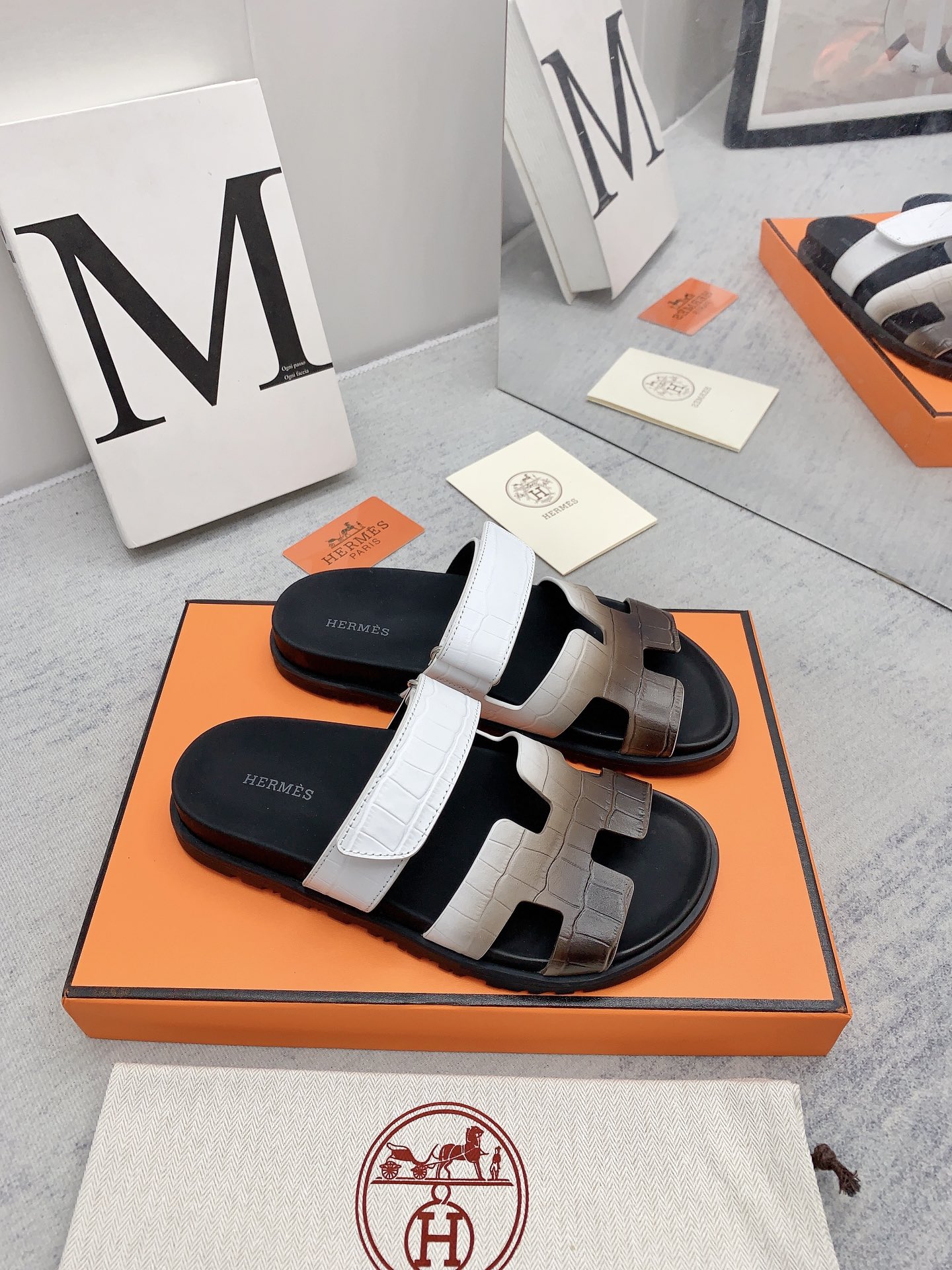 H**me5 Chypre Sandal White For Men