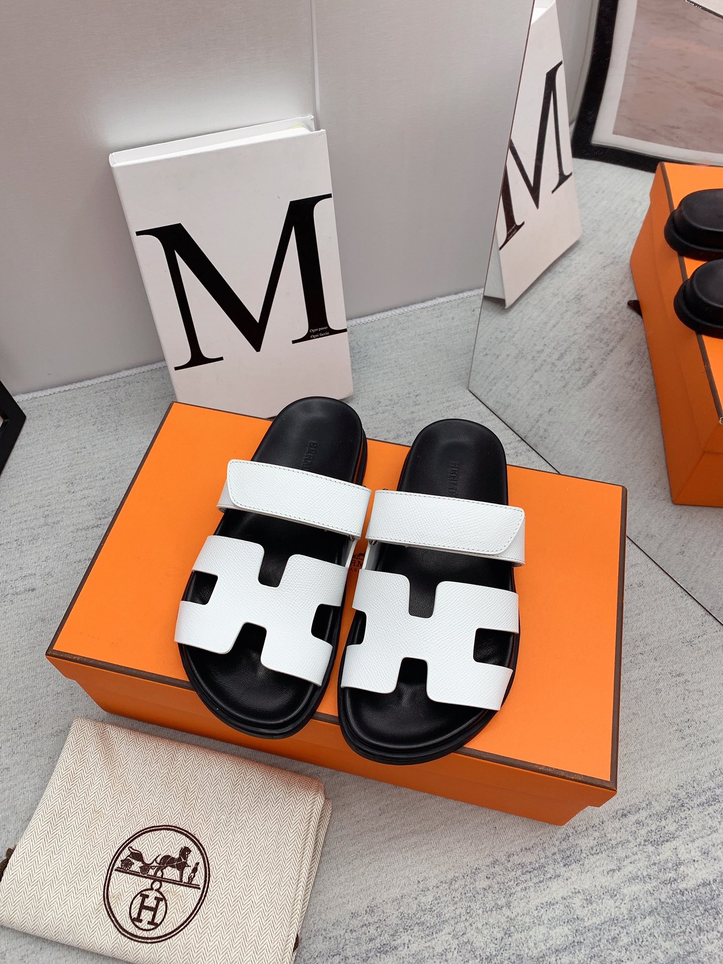 H**me5 Chypre Sandal White For Men