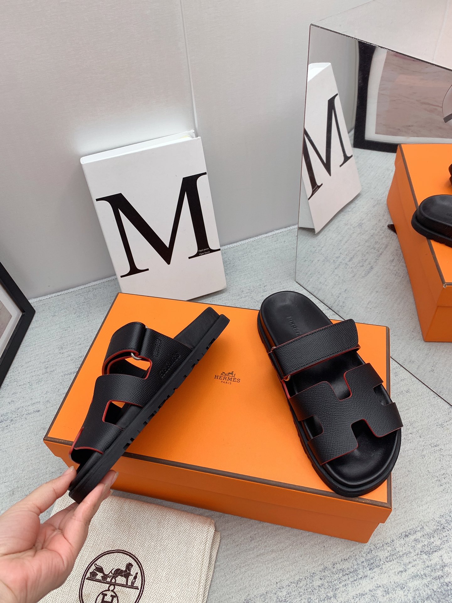 H**me5 Chypre Sandal Black For Men