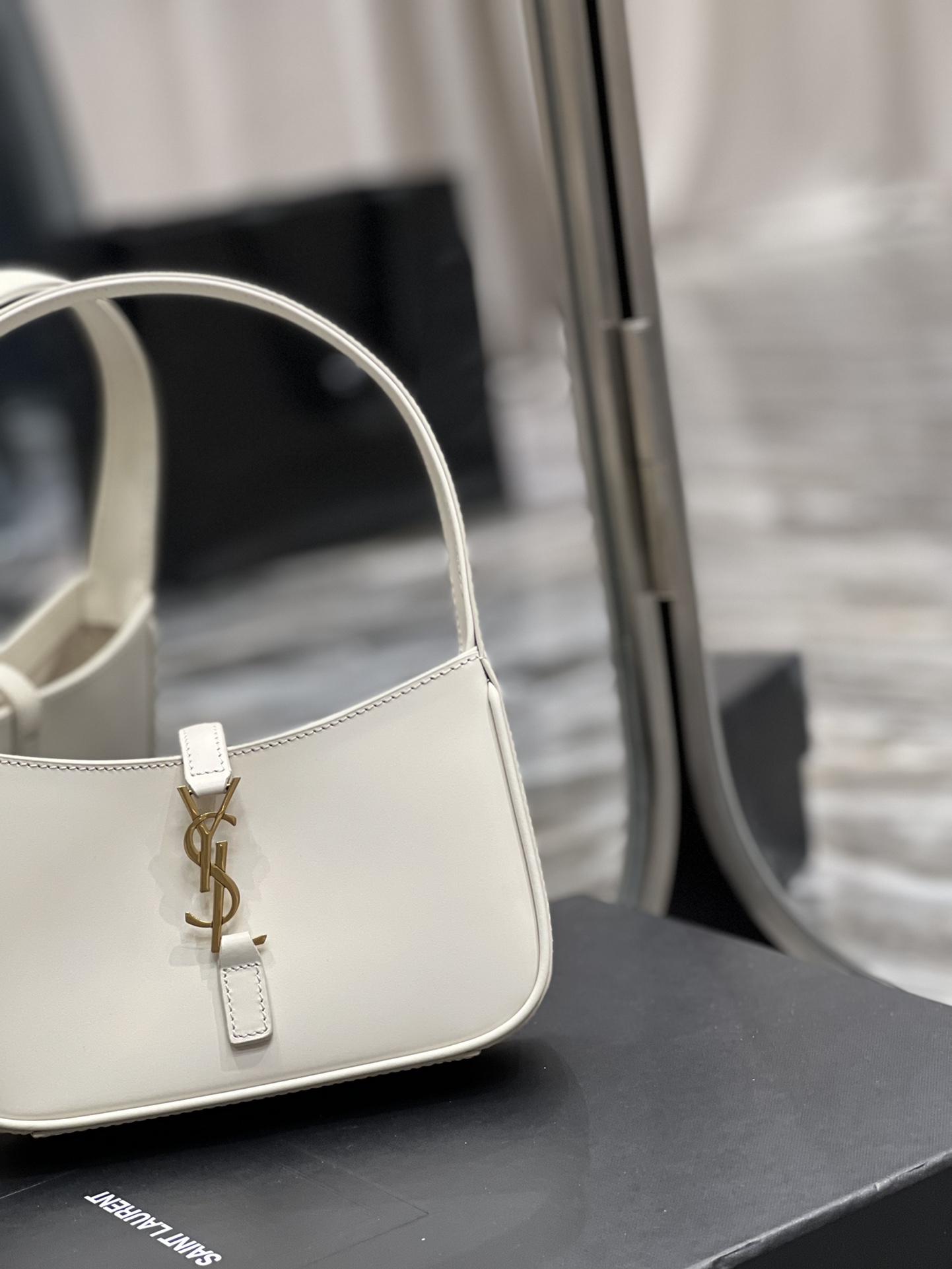 Sa1nt Lau*nt Le 5 A 7 Mini White For Women‎ 7.5in/19cm 7103182R20W9207