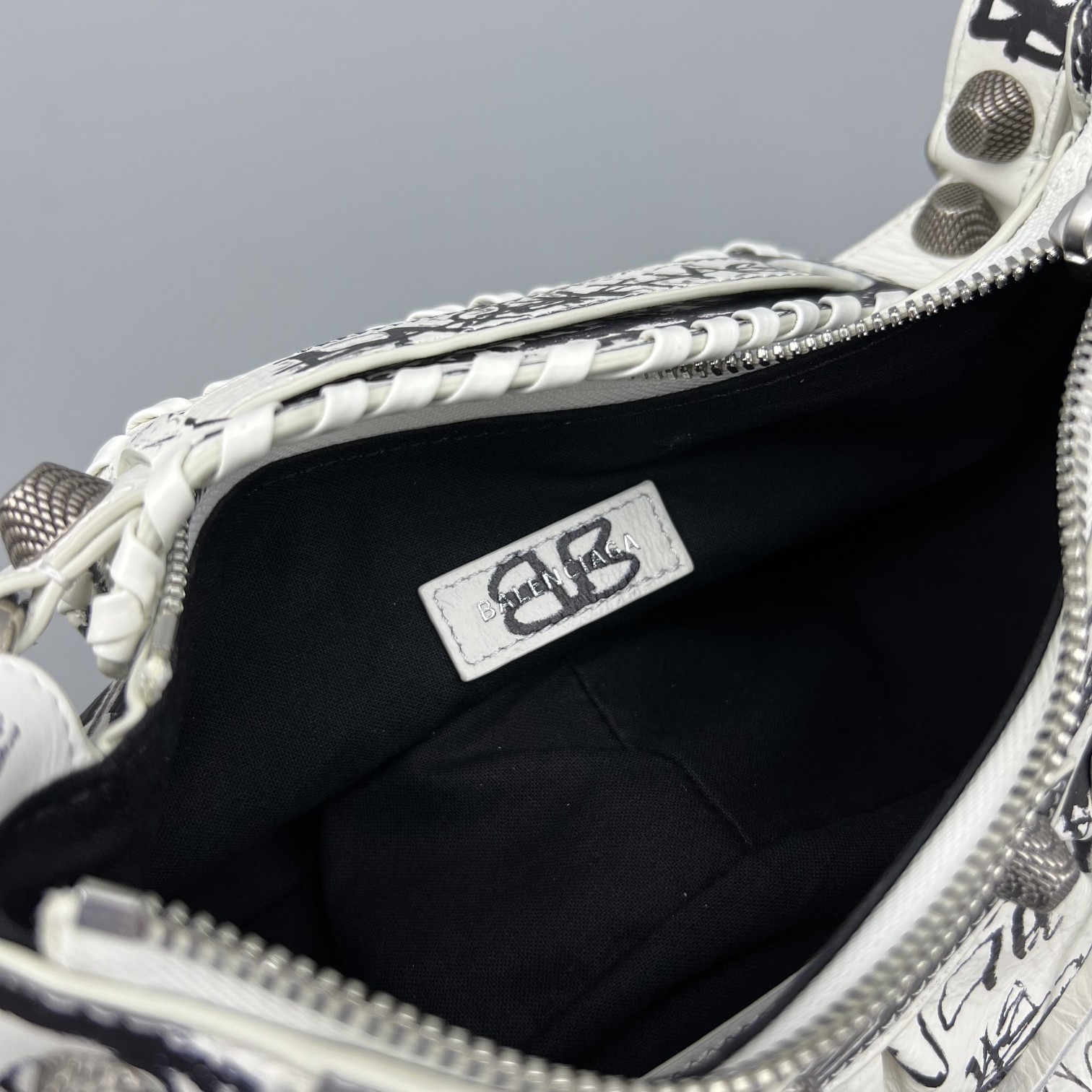 Ba1en*iaga Le Cagole XS Shoulder Bag Black/White For Women‎ 10.2in/25.9cm