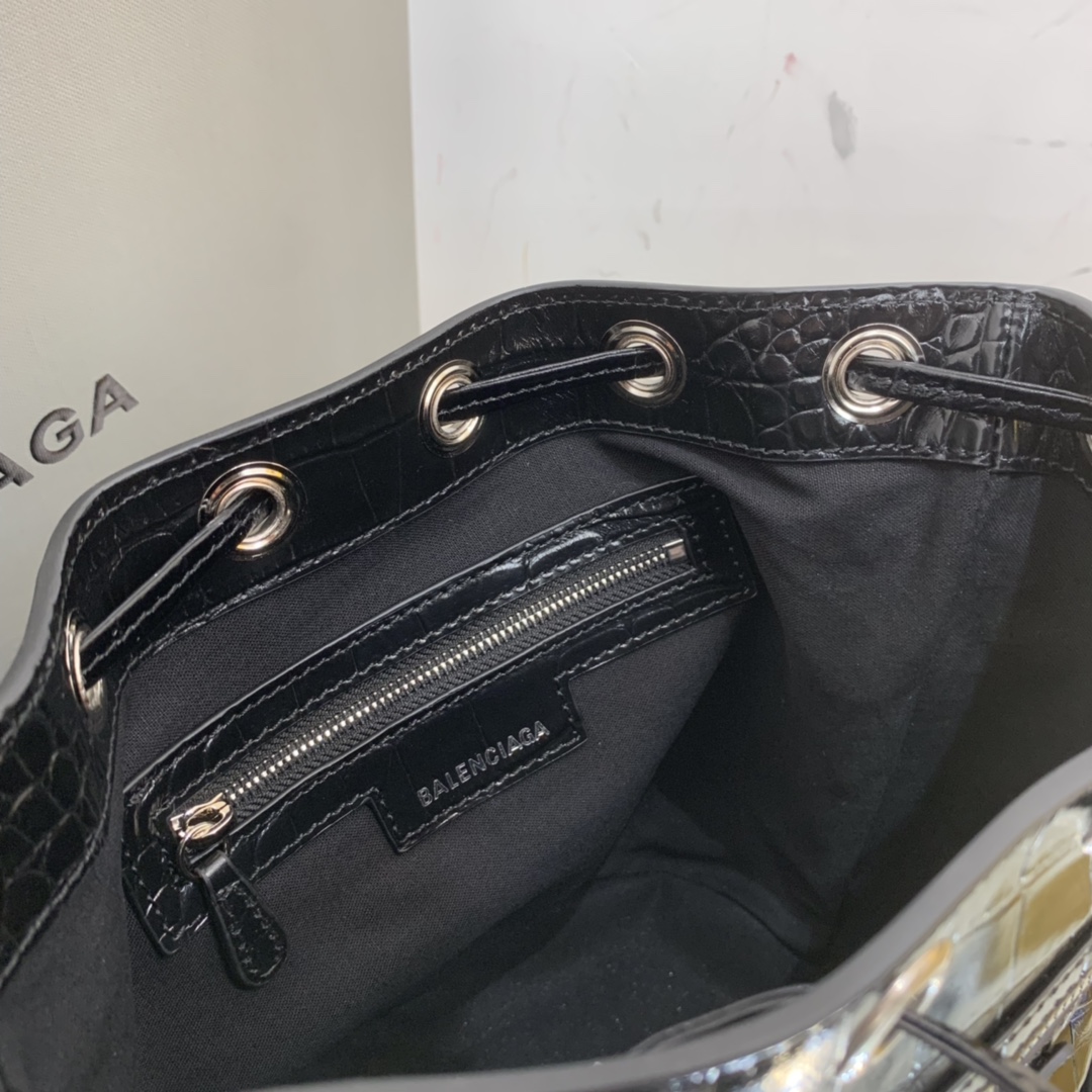 Ba1en*iaga Le Cagole XS Bucket Bag Black For Women‎ 7.8in/19.8cm