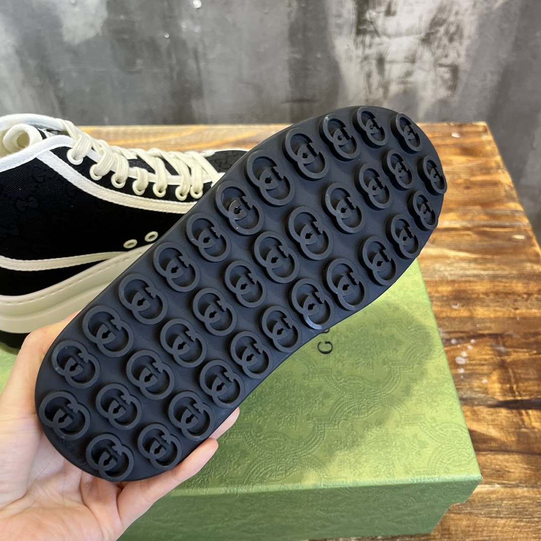 Gvc*1 Chunky Sneaker Black For Women
