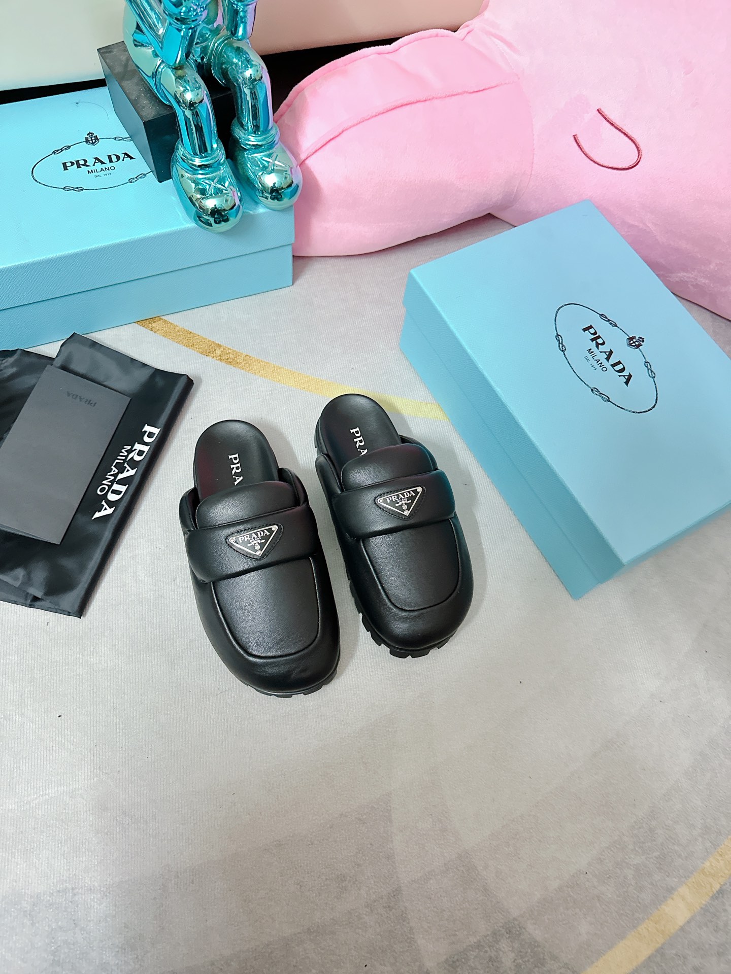 Pra*a Soft Padded Nappa Sabots Black For Women 0.8 in/ 2cm 1S084N_2DL8_F0002_F_020