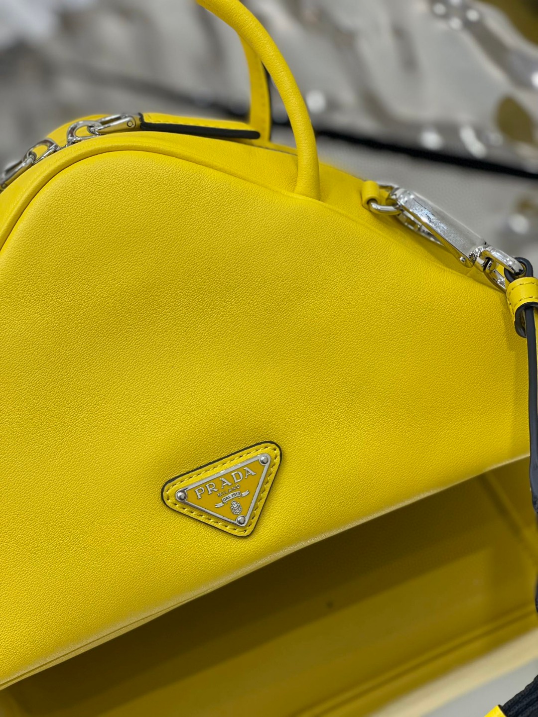 Pra*a Triangle Bag Yellow/Green For Women 9.8 in / 25 cm 1BB082_2BYA_F0377_V_NEO