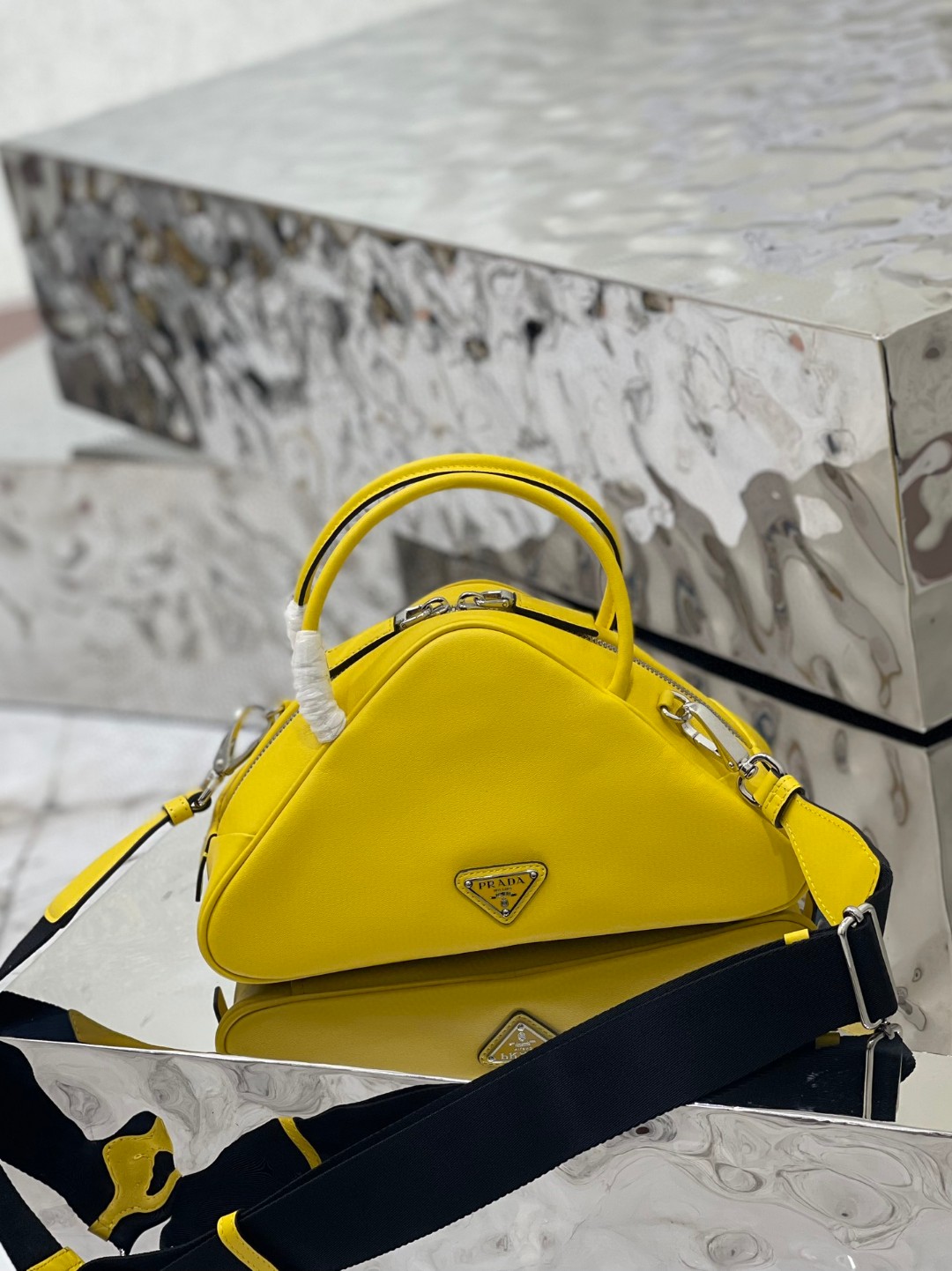 Pra*a Triangle Bag Yellow/Green For Women 9.8 in / 25 cm 1BB082_2BYA_F0377_V_NEO