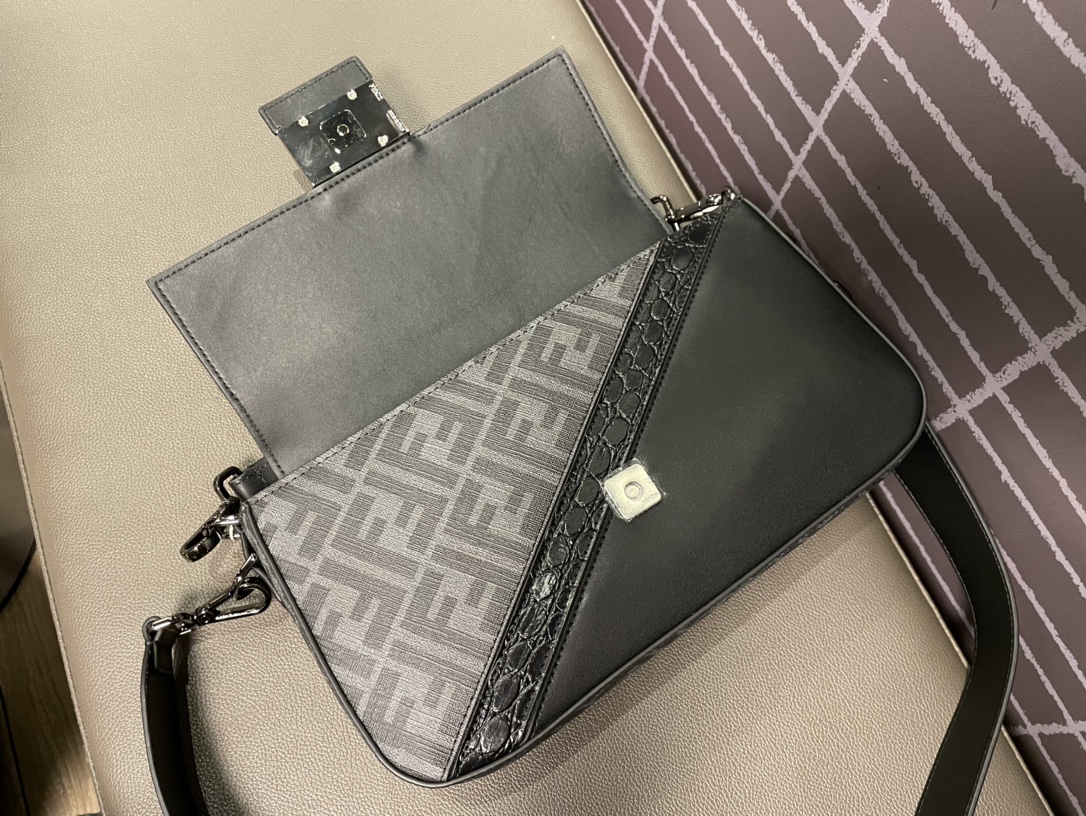 F**di Baguette FF Fabric And Exotic Bag Black For Women 10.5 in/27cm 7VA572ALWIF1DYM