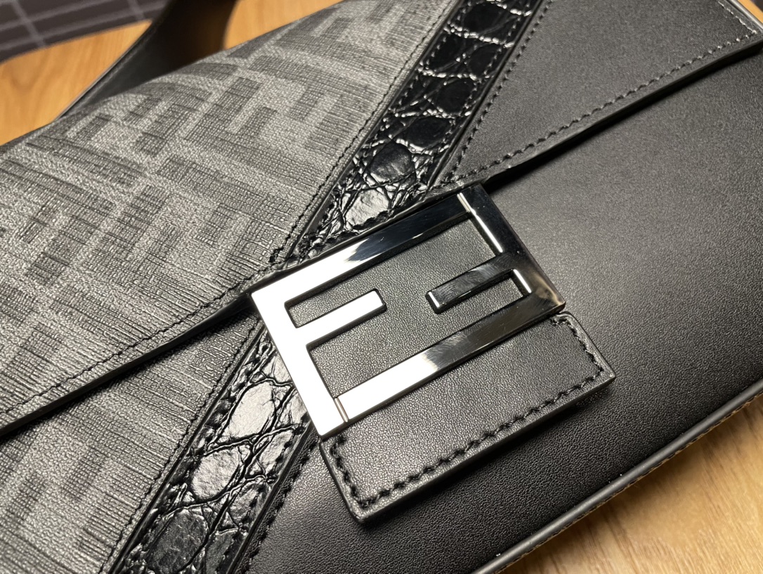F**di Baguette FF Fabric And Exotic Bag Black For Women 10.5 in/27cm 7VA572ALWIF1DYM
