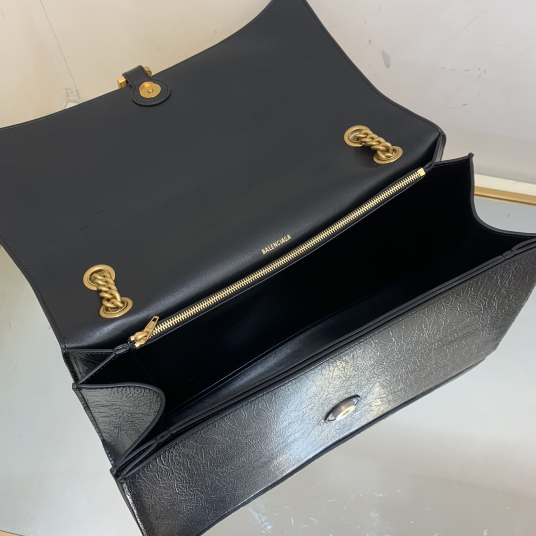 Ba1en*iaga Crush Large Chain Bag In Black For Women 15.7in/ 40cm 716332210IT1000