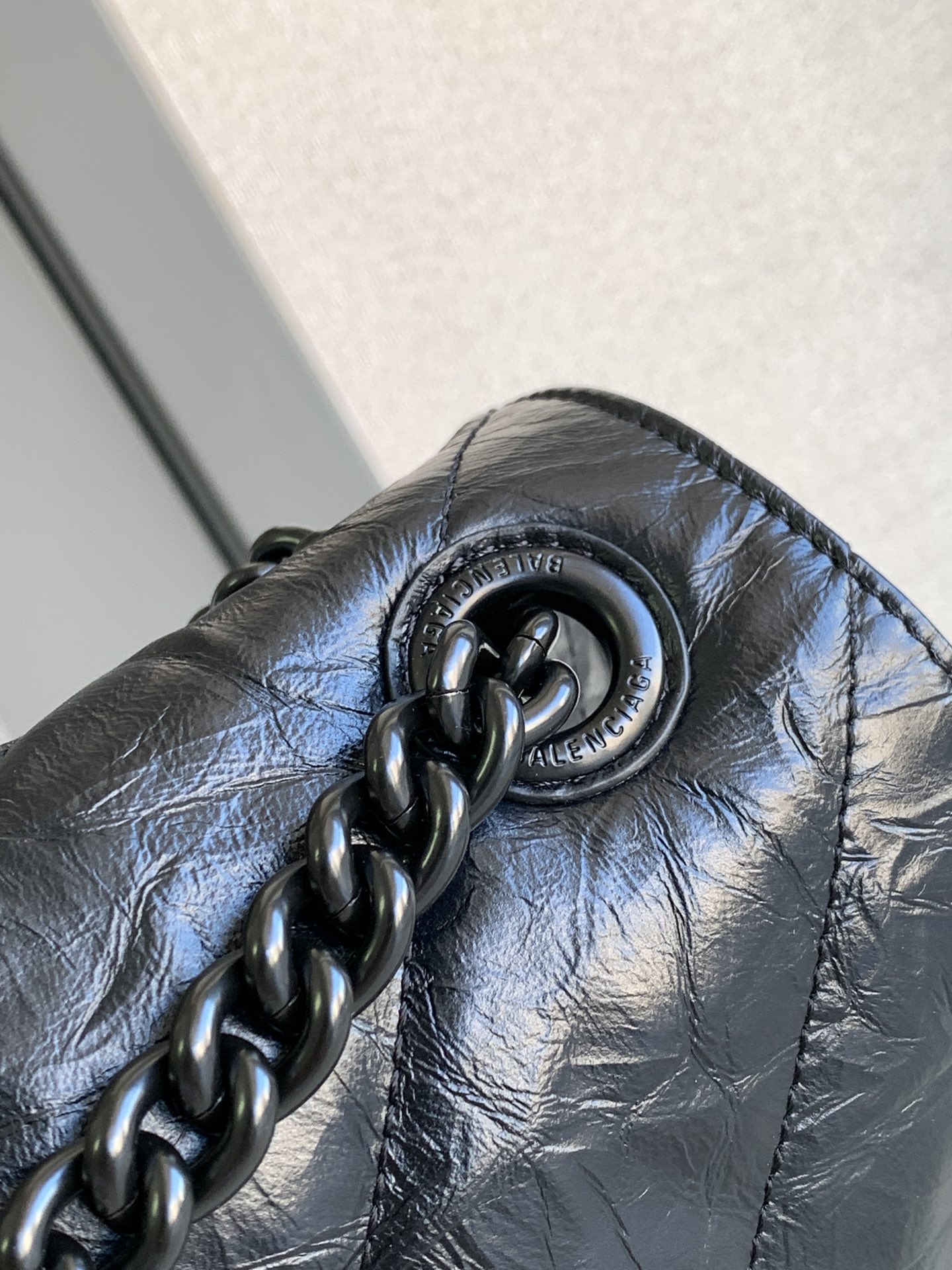 Ba1en*iaga Crush Medium Chain Bag Quilted In Black For Women 12.2in/31cm 716393210IY1000