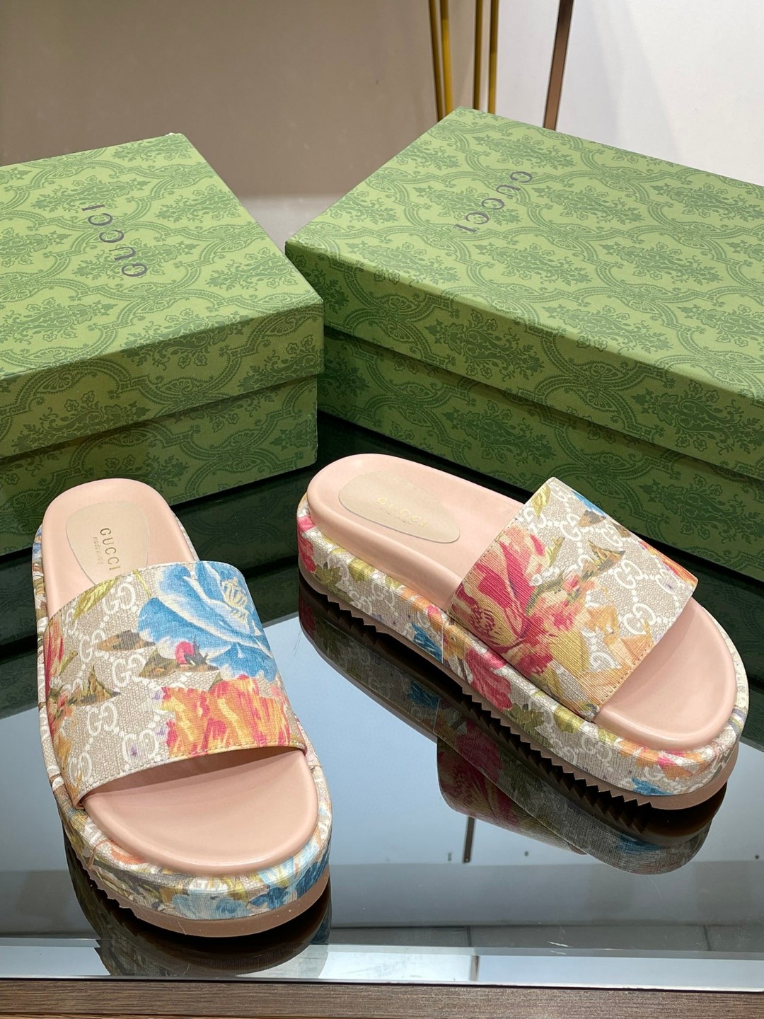 Gvc*1 Gg Flora Slide Sandal Multicolor For Women