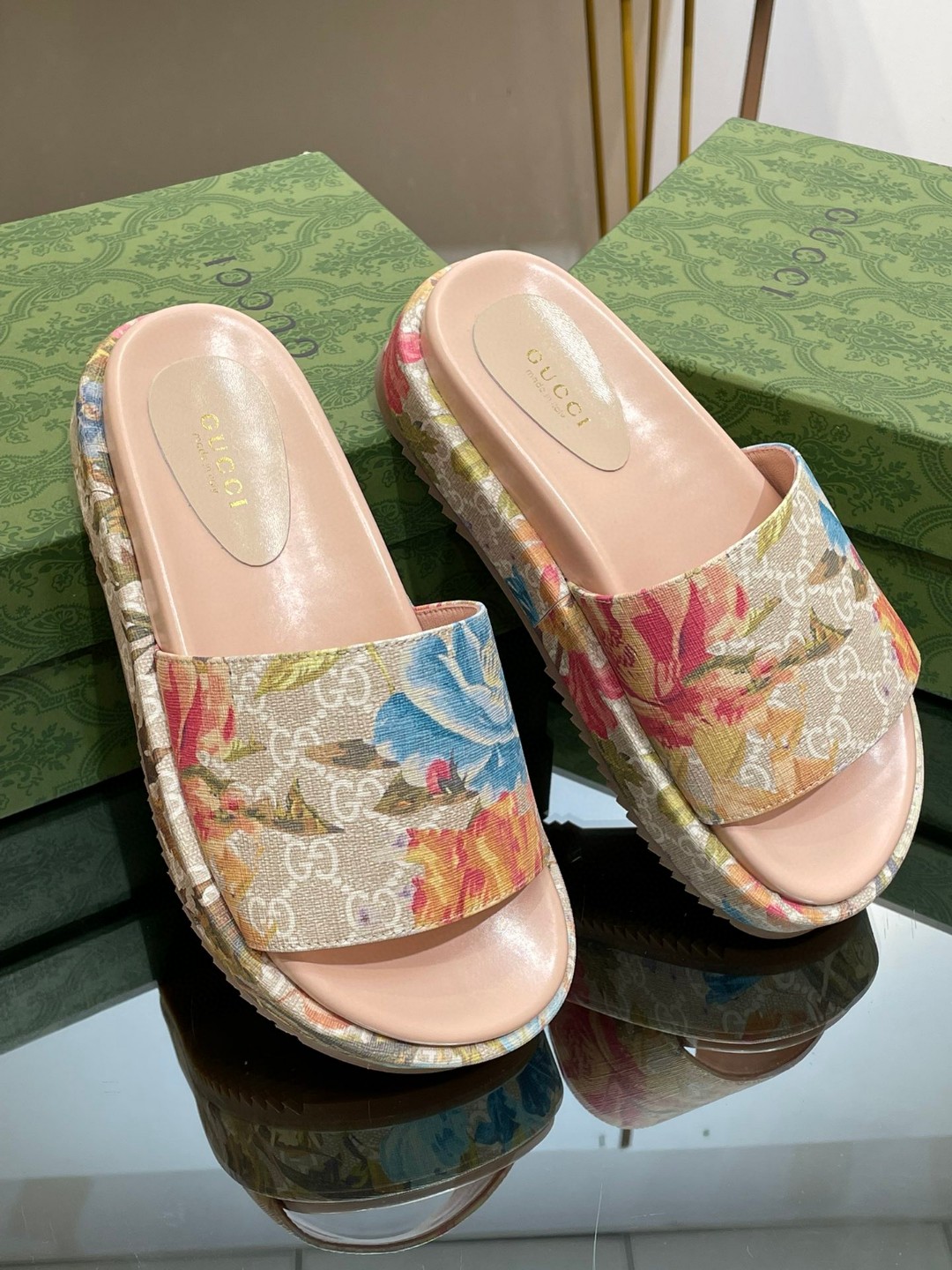 Gvc*1 Gg Flora Slide Sandal Multicolor For Women
