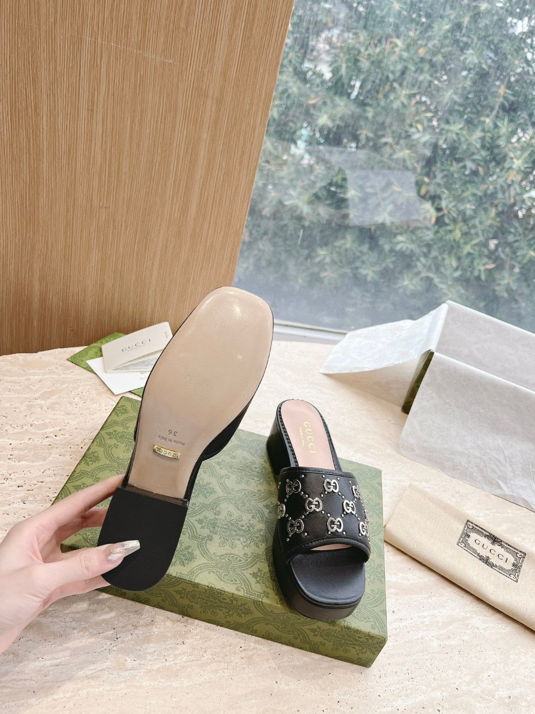Gvc*1 Interlocking G Slide Sandal Black For Women