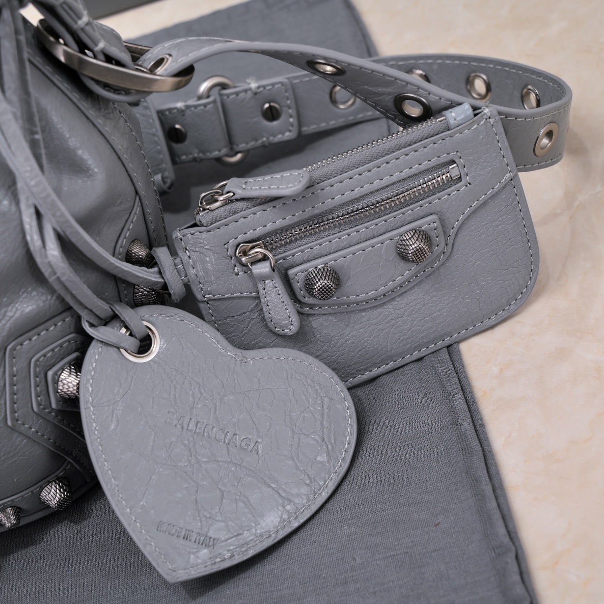 Ba1en*iaga Le Cagole Xs Bucket Bag White/Black/Light Black/Grey/Light Grey For Women 7.8in/20 cm 7024311VG9Y9104