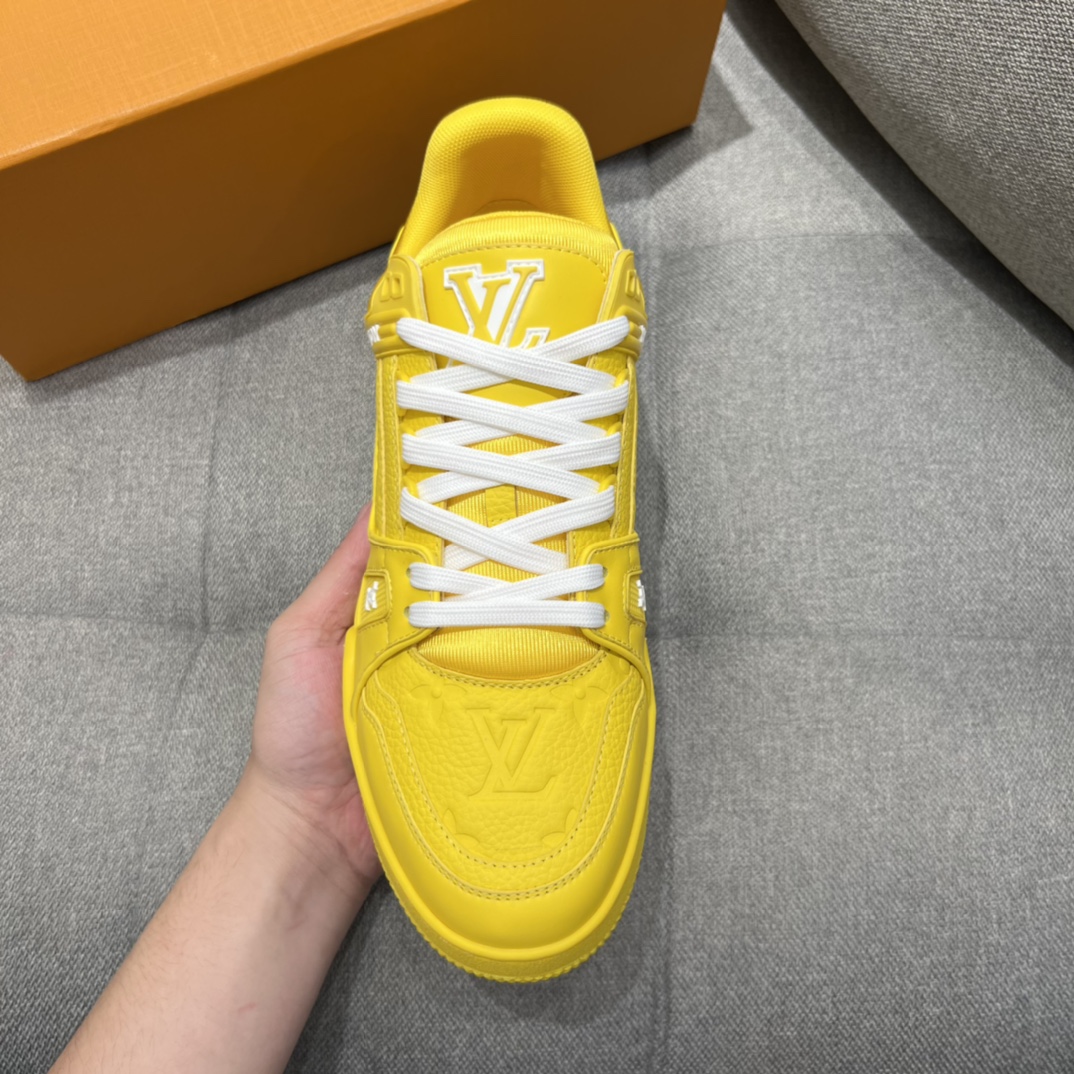 L0vis Vvtt0n LV Trainer Sneaker Yellow For Men 1AARGE
