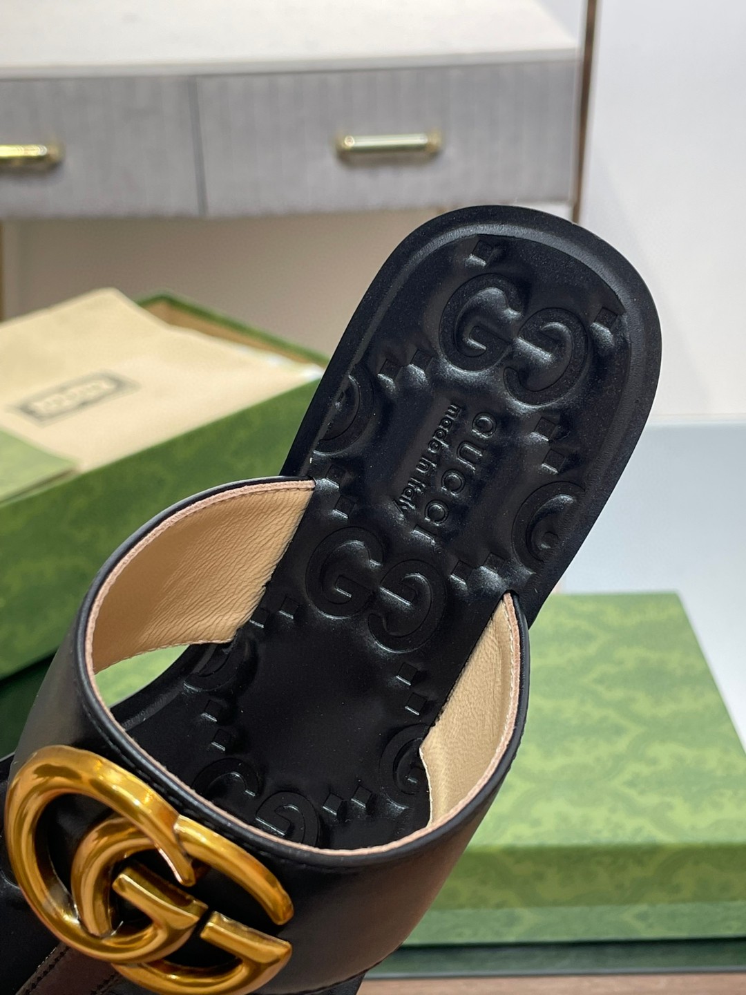 Gvc*1 Thong Sandal With Double G Black For Women ‎