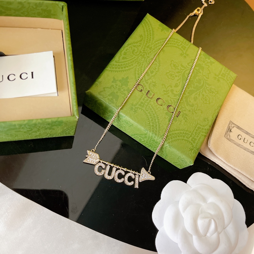 Gvc*1 Arrow Letters Necklace Gold For Women