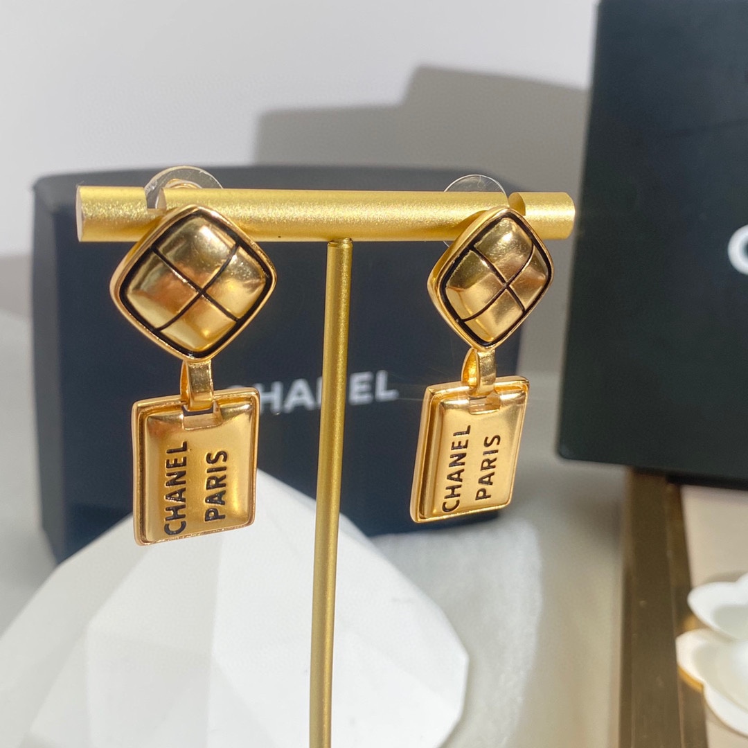 Ch**el Big-Name Earrings Gold For Women