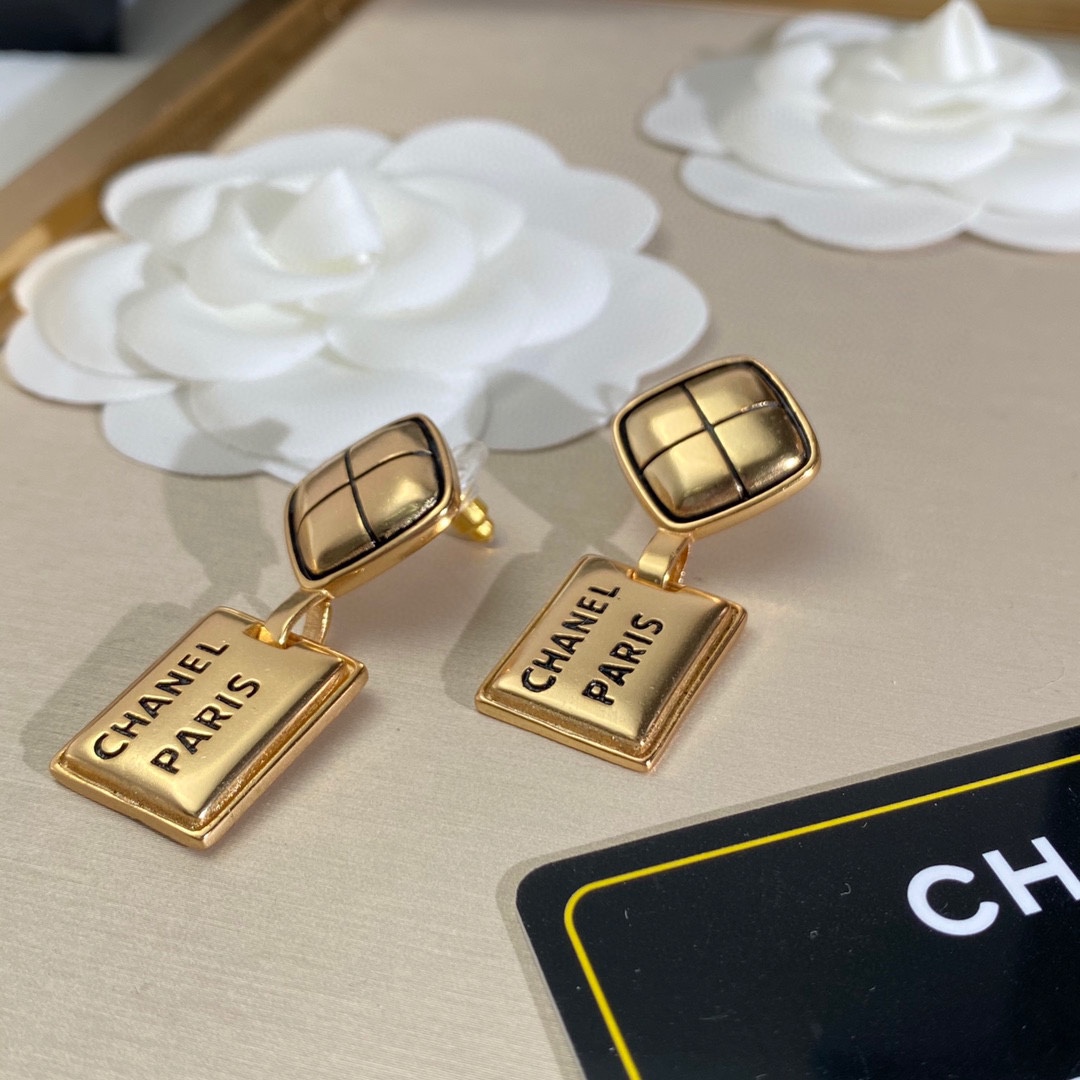 Ch**el Big-Name Earrings Gold For Women