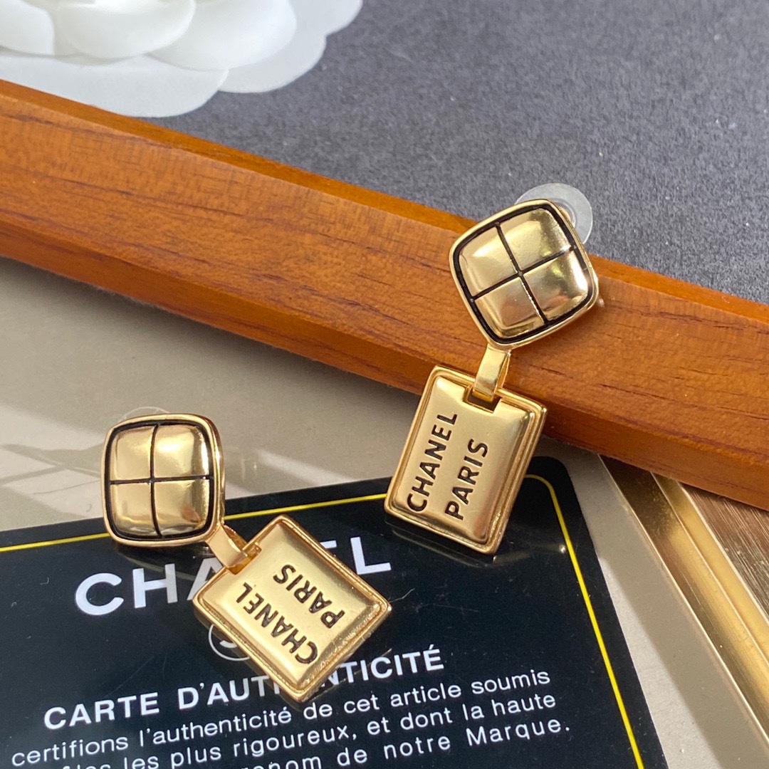 Ch**el Big-Name Earrings Gold For Women