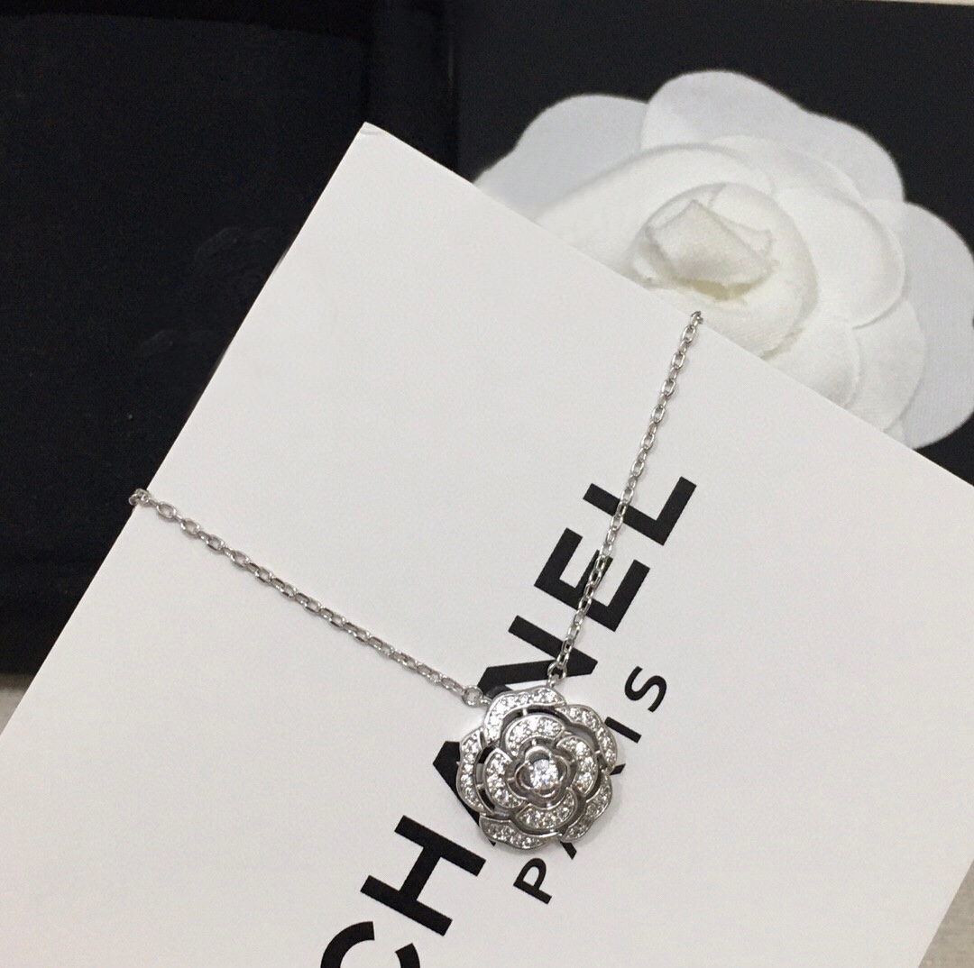 Ch**el Bouton De Camélia Necklace Silver Tone For Women J12071, 3599591939884