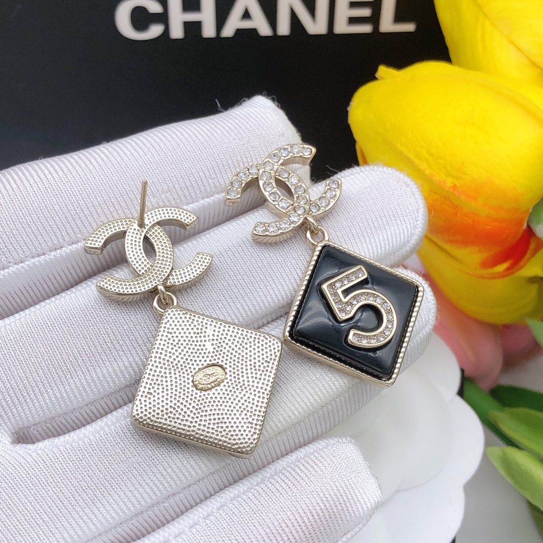 Ch**el Card Earrings Black For Women