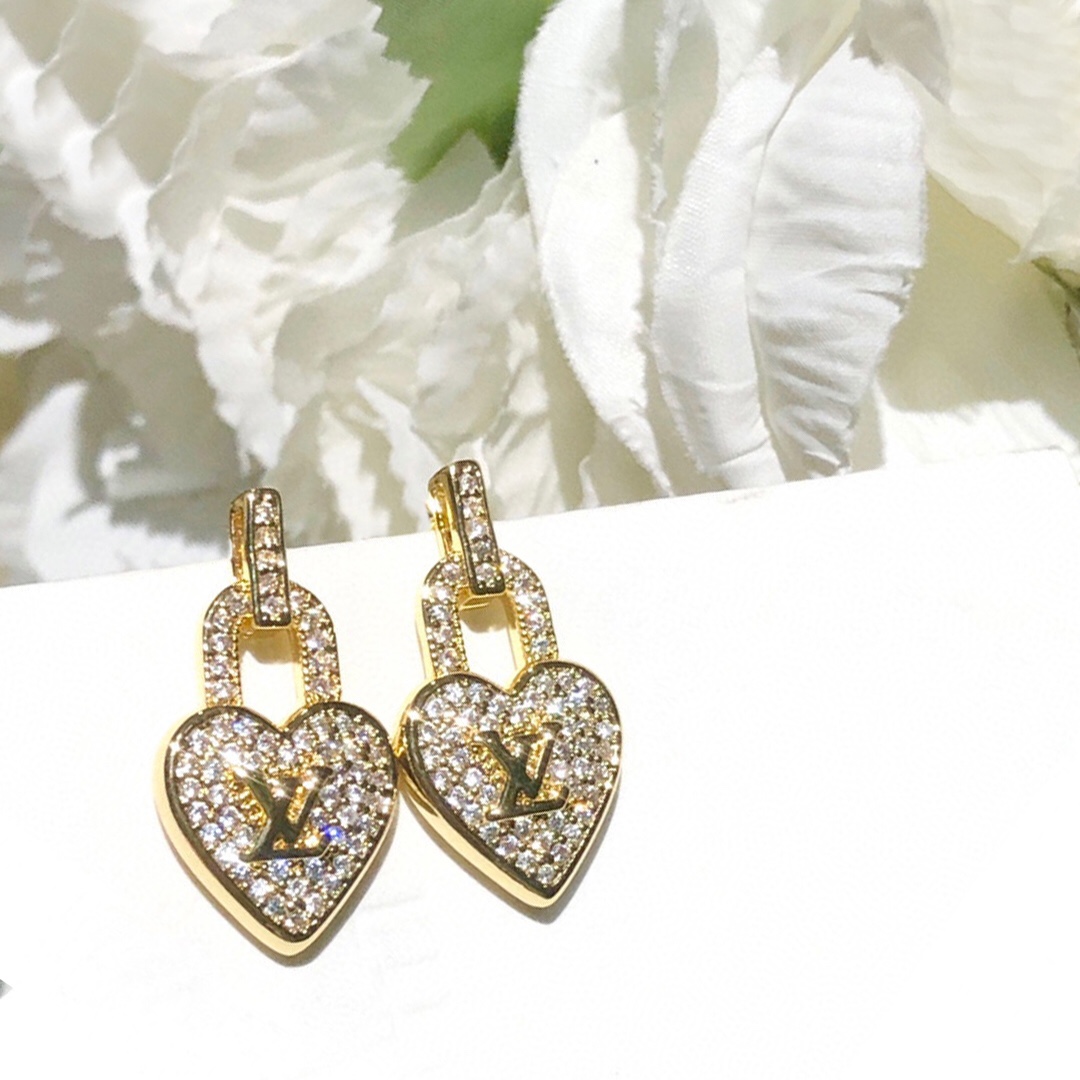 L0vis Vvtt0n Dangling Heart Earrings Gold Tone For Women