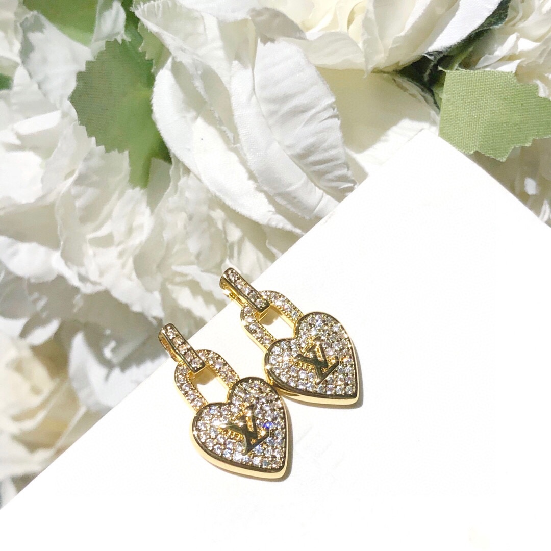 L0vis Vvtt0n Dangling Heart Earrings Gold Tone For Women