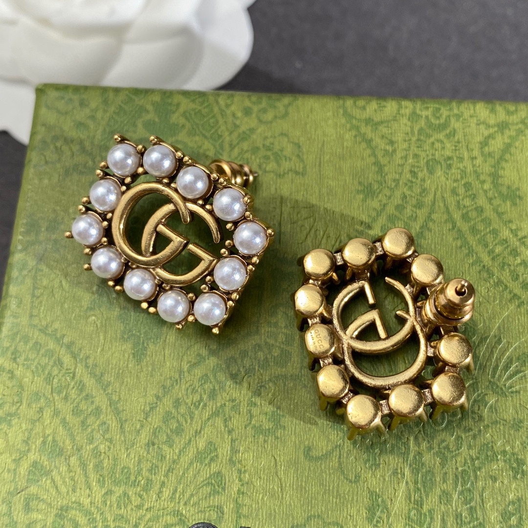 Gvc*1 Double G Earrings White For Women