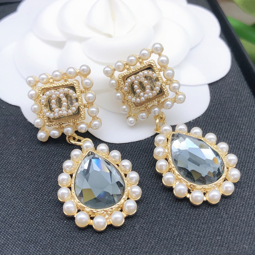 Ch**el Dripping Pearls Earrings Gold For Women