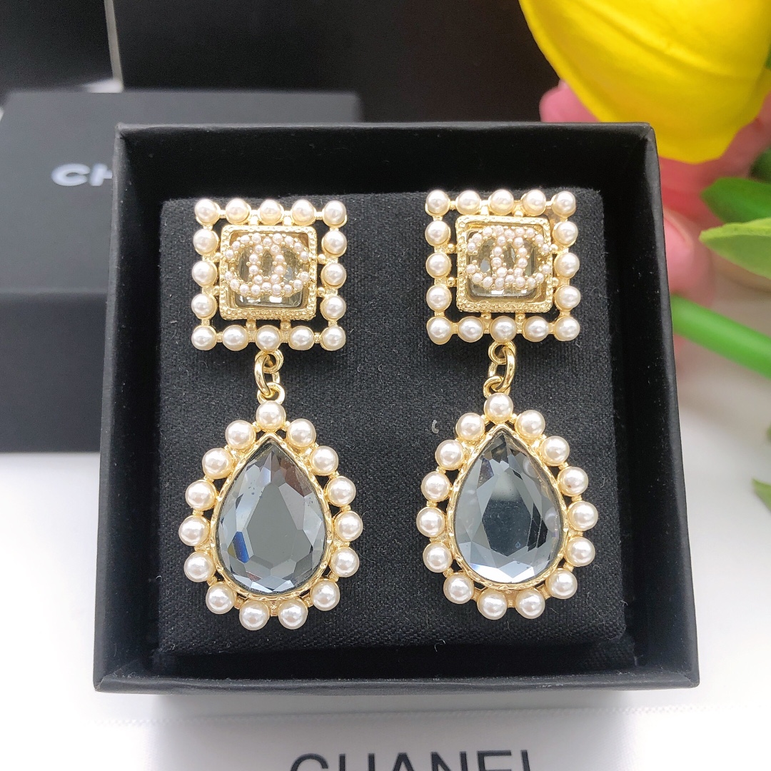 Ch**el Dripping Pearls Earrings Gold For Women
