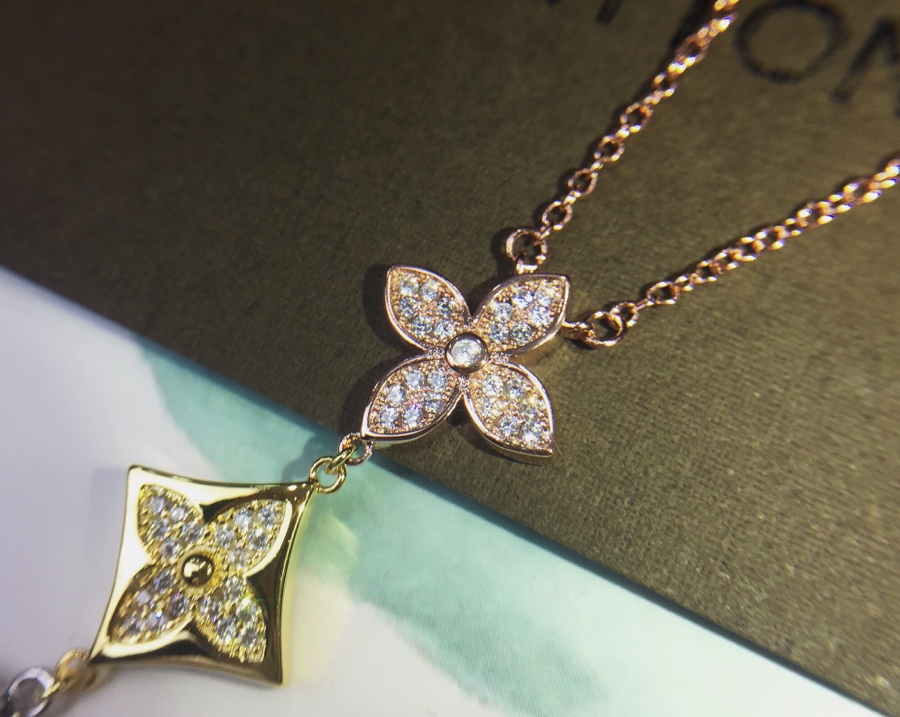 L0vis Vvtt0n Flower Necklace Silver For Women