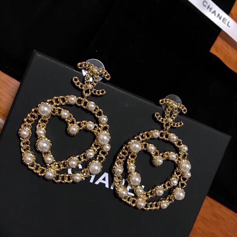 Ch**el Heart In Circle Frame Chain Earrings Gold Tone For Women
