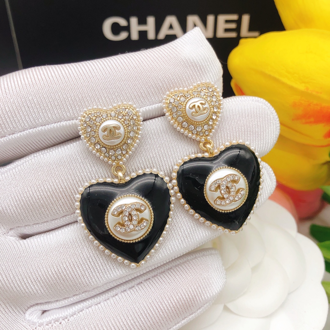 Ch**el Heart Pearl Pendant Earrings Black For Women