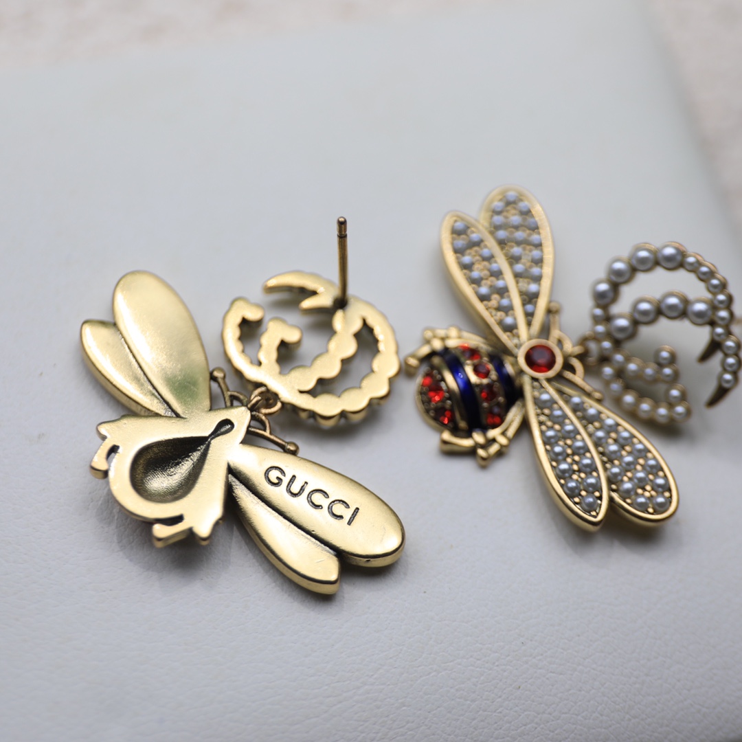 Gvc*1 Interlocking And Bee Pearl Earrings Gold Tone For Women
