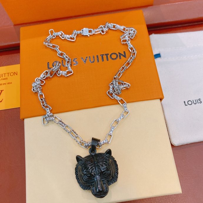 L0vis Vvtt0n Leash Necklace Silver For Women