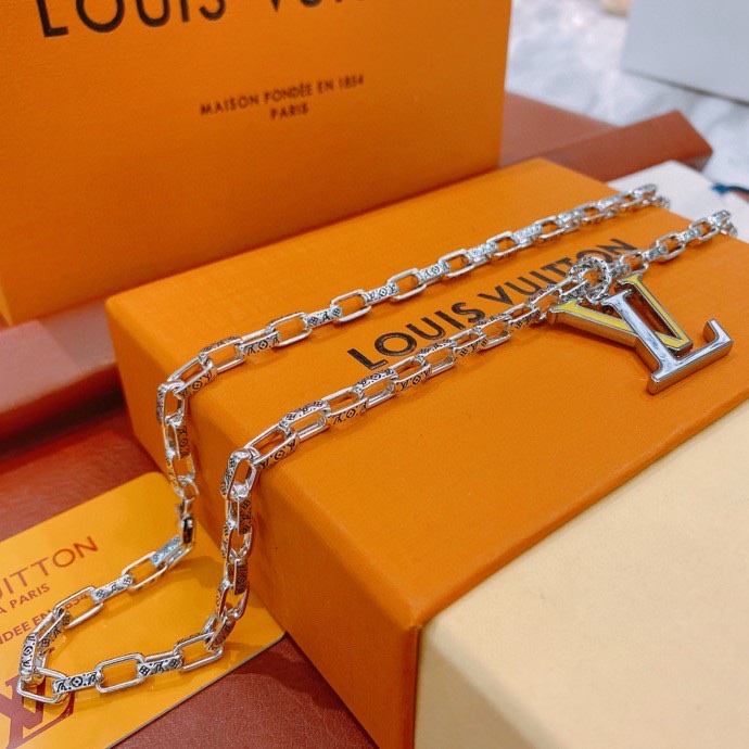 L0vis Vvtt0n Letter Necklace Silver For Women
