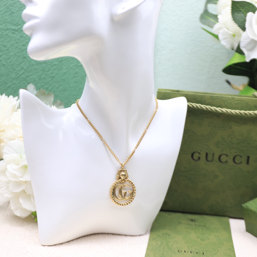 Gvc*1 Lion Head Necklace Gold Tone For Women