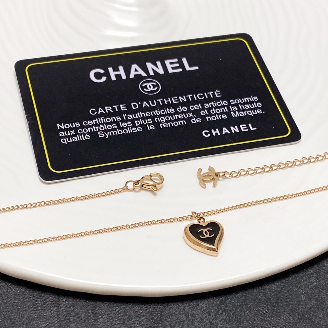 Ch**el Love Peach Necklace Black For Women